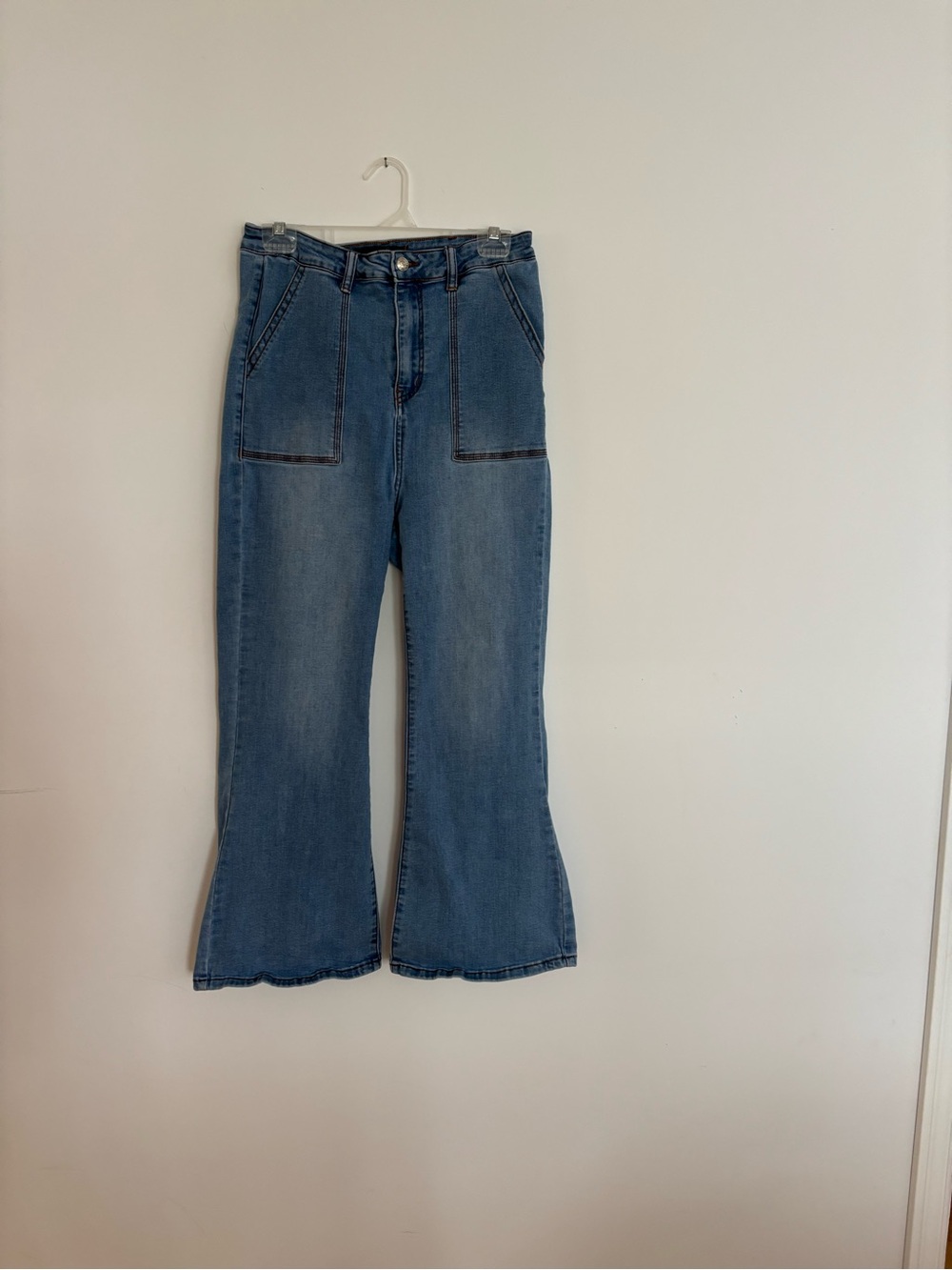 High-Rise Flare Jeans in Medium Blue Wash